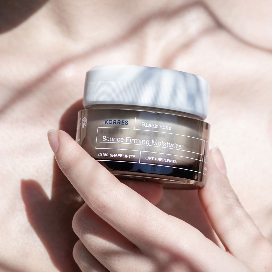 KORRES Anti-Aging Care BLACK PINE 4D Bio-ShapeLift™ хидратантна крема за учвршћивање коже (нормална до комбинована кожа) – 40 мл