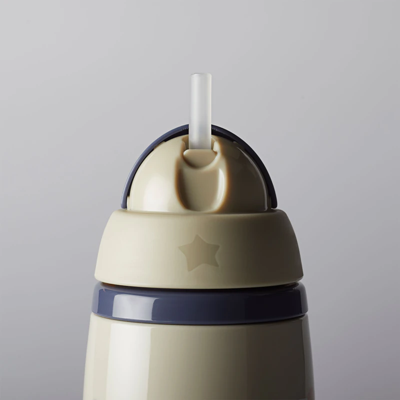 Tommee Tippee Superstar izolovaný hrnček so slamkou sivý