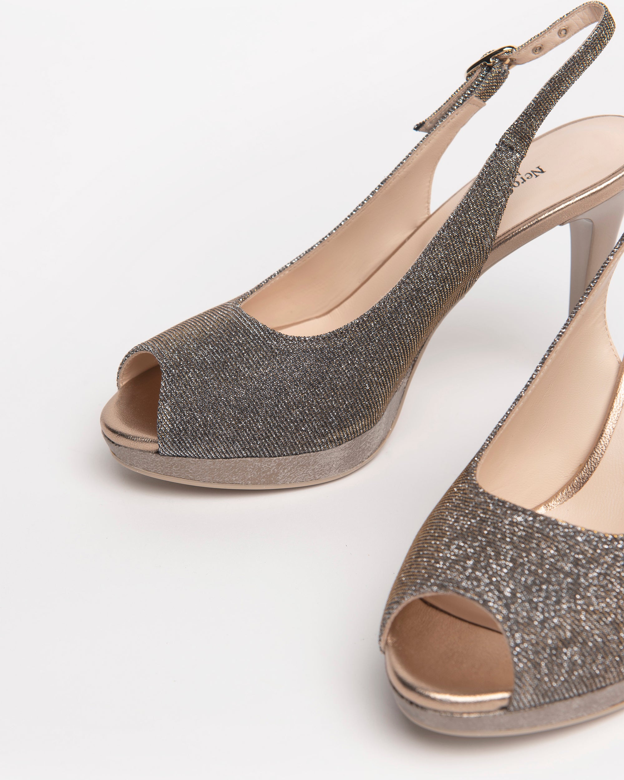  Damen-Pumps aus Leder