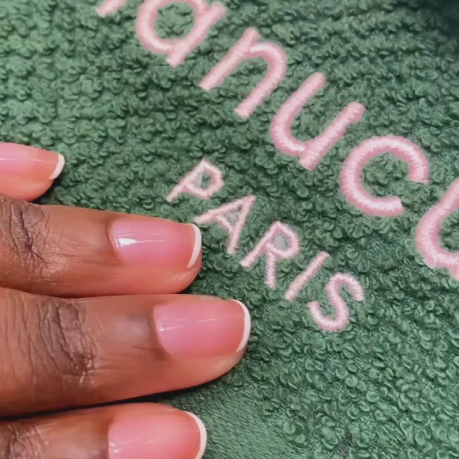 Nail art French Manucure Glow