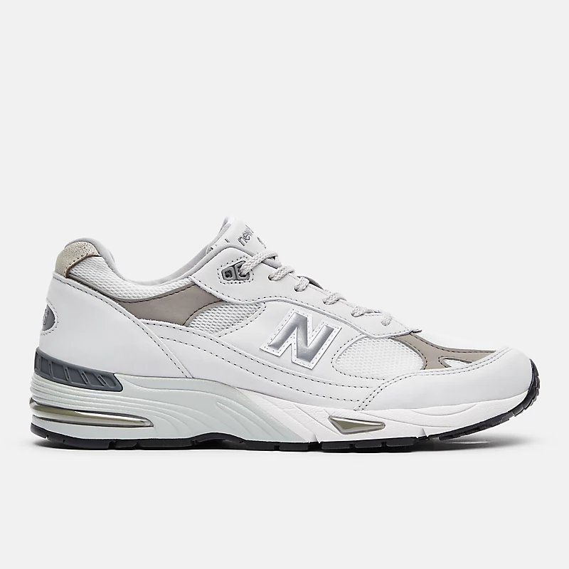 Herenmodel, gemaakt in het VK, 991v1 – Dawn Blue met Star White en Flint Gray elementen