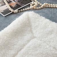 Manta polar DIKI de 150x200 cm - Manta Sherpa de doble cara, gris/blanco, ultrasuave y lavable.
