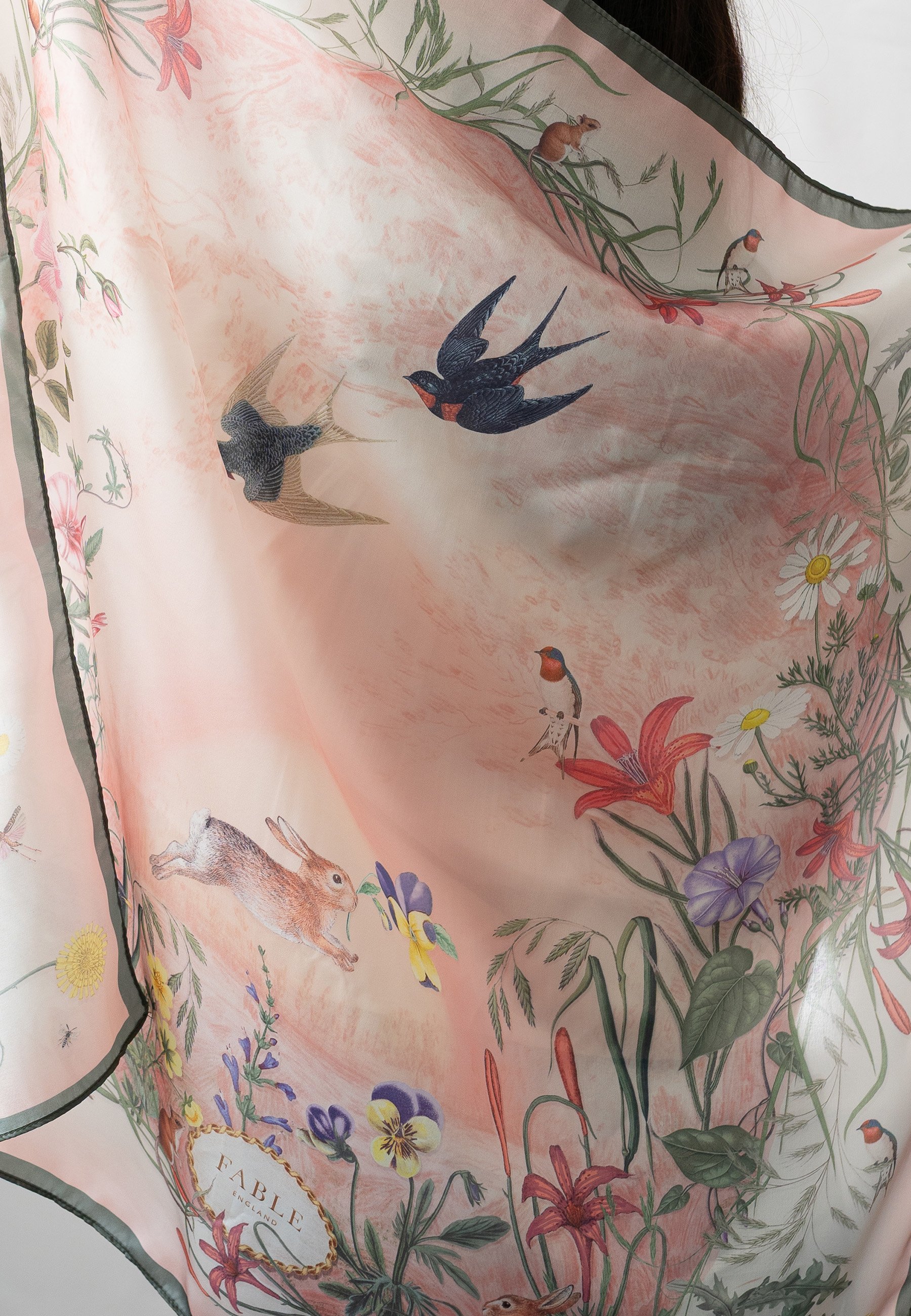 FABLE ENGLAND HIGH TEA IVORY NARRATIVE SQUARE - Foulard - cremefarben grün