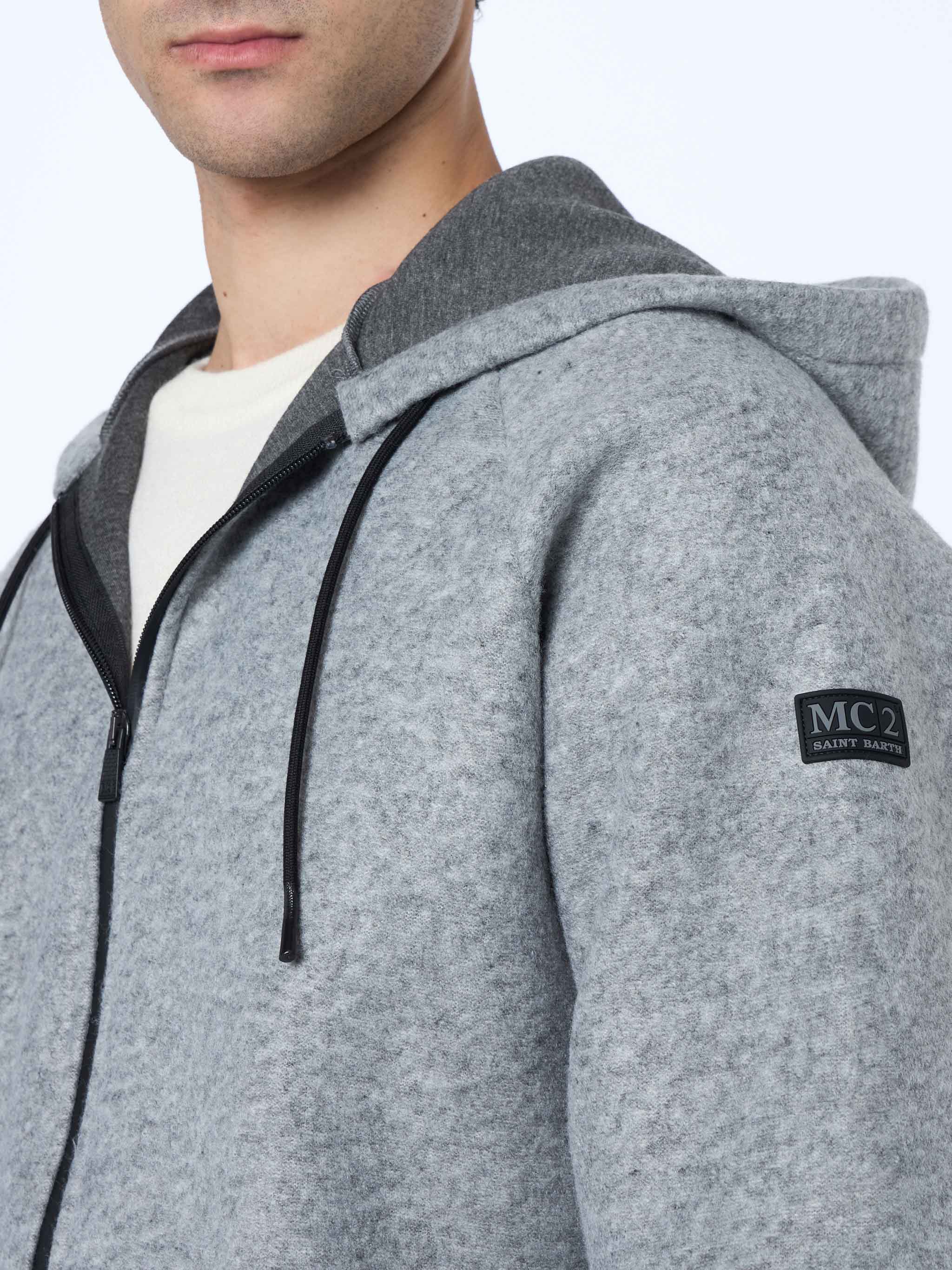 Carrel herensweatshirt in grijs gemêleerd scuba technisch materiaal.