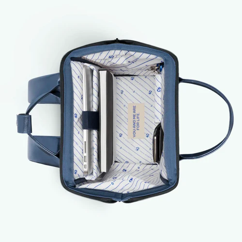 Cabaia Larissa Medium Adventurer Rucksack, Marineblau