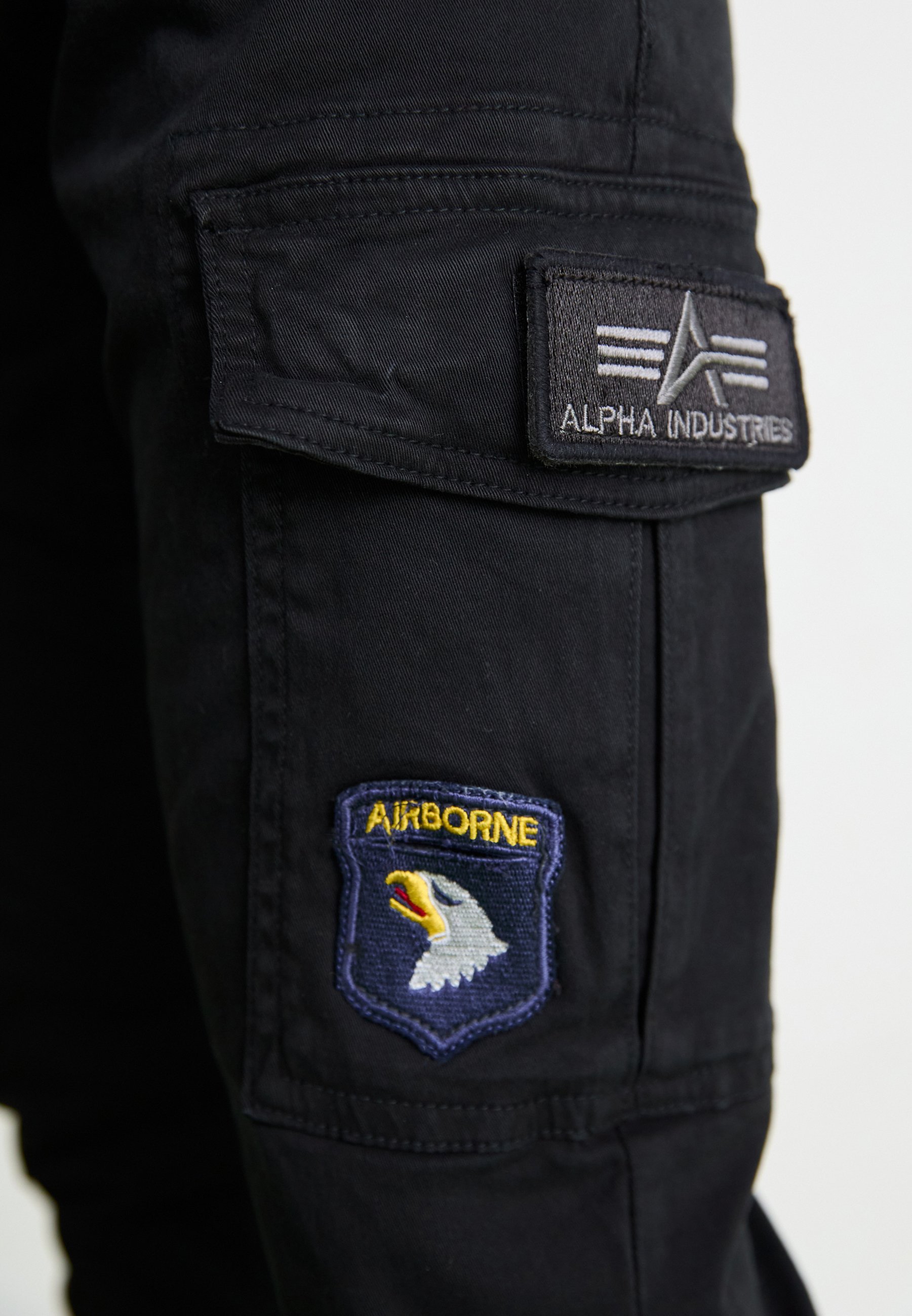Alpha Industries PETROL PATCH - Pantaloni cargo - neri