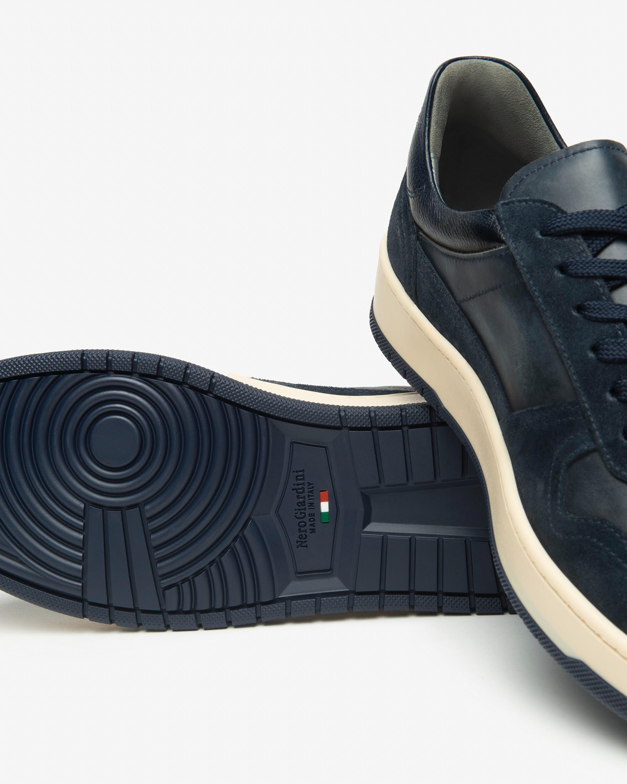  Herren-Sneaker aus Wildleder und Leder