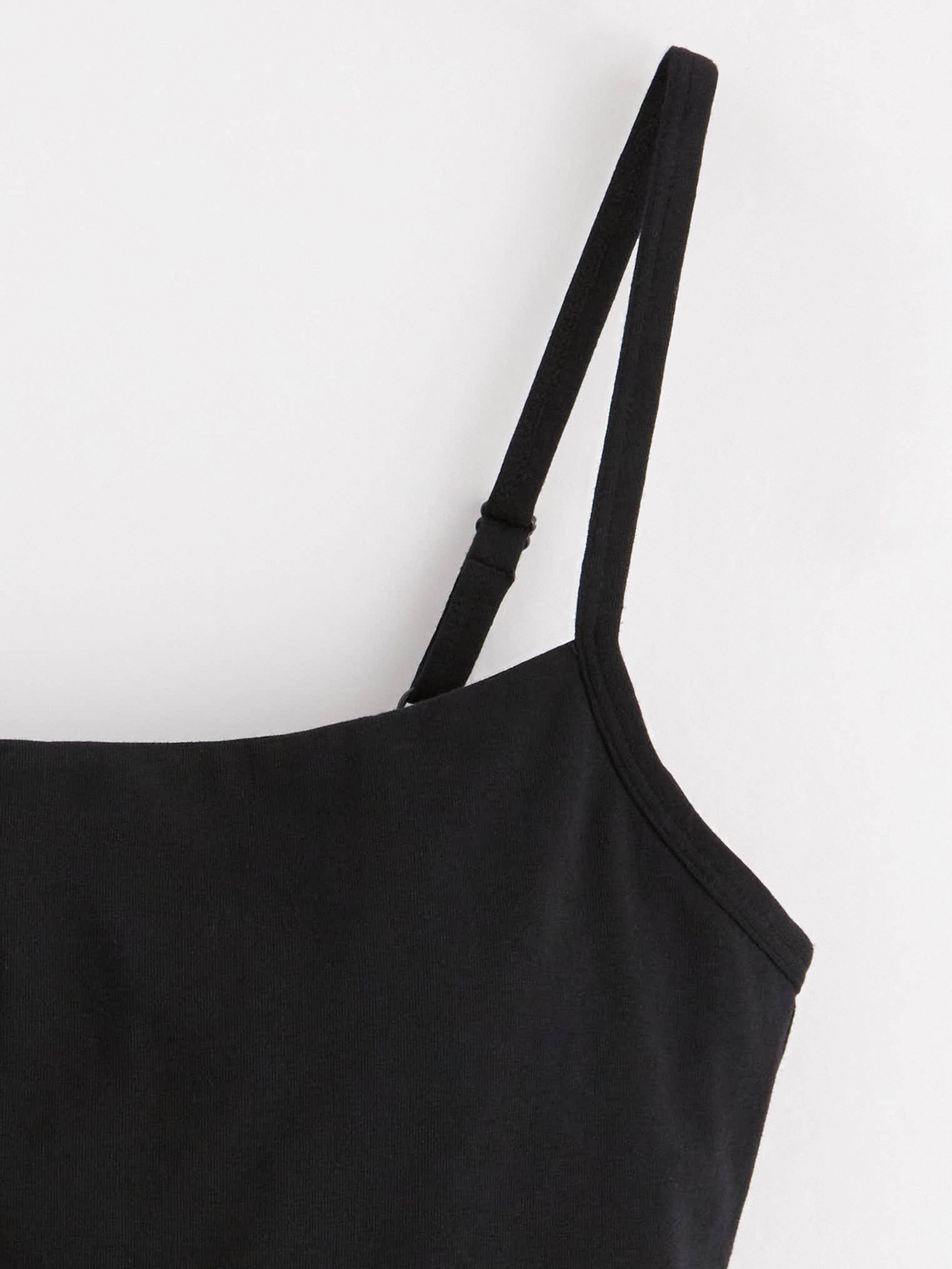 Débardeur noir avec soutien-gorge intégré