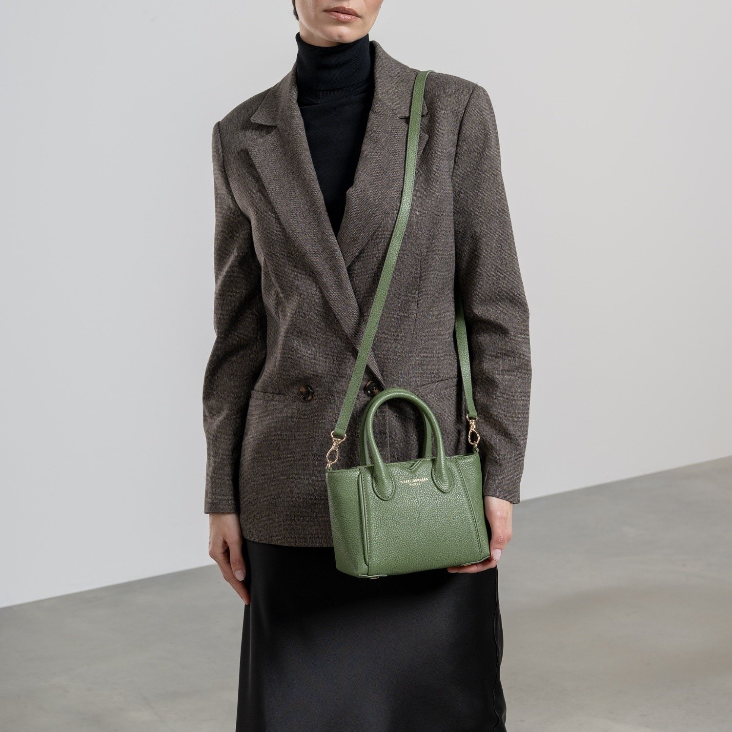 Isabel Bernard rankinė, modelis Honoré Cloe Mini, kupranugario odos, 1 vnt.