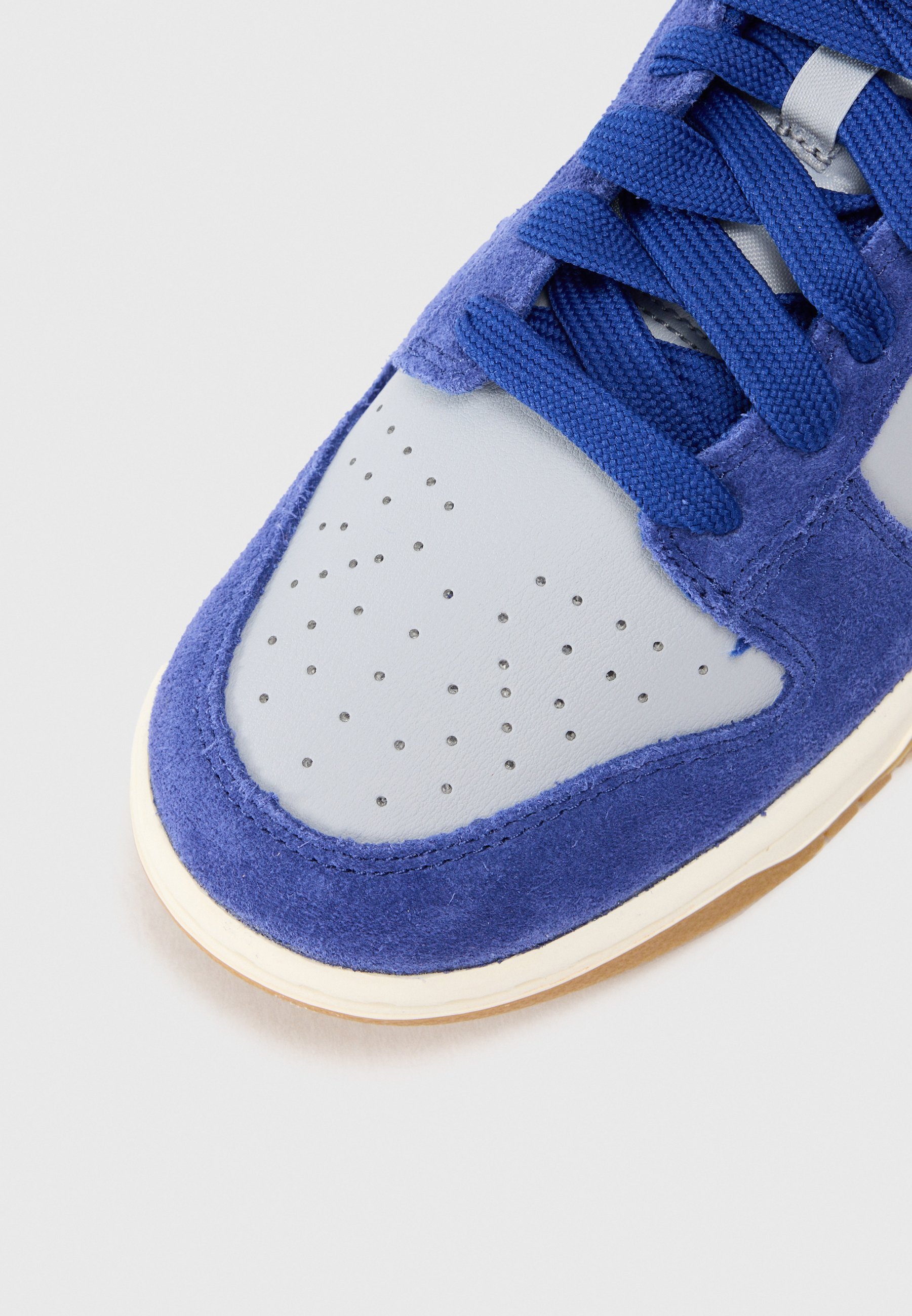 Nike Sportswear DUNK LOW RETRO - Sneakers - wolfgrijs/wit/diep koningsblauw