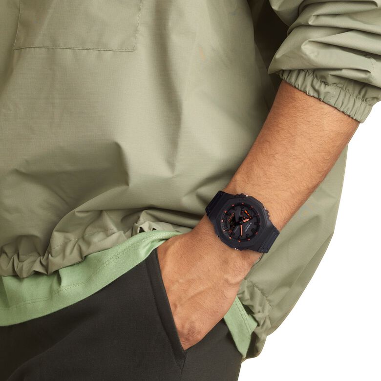 Negro utilitario GA-2100-1A4ER