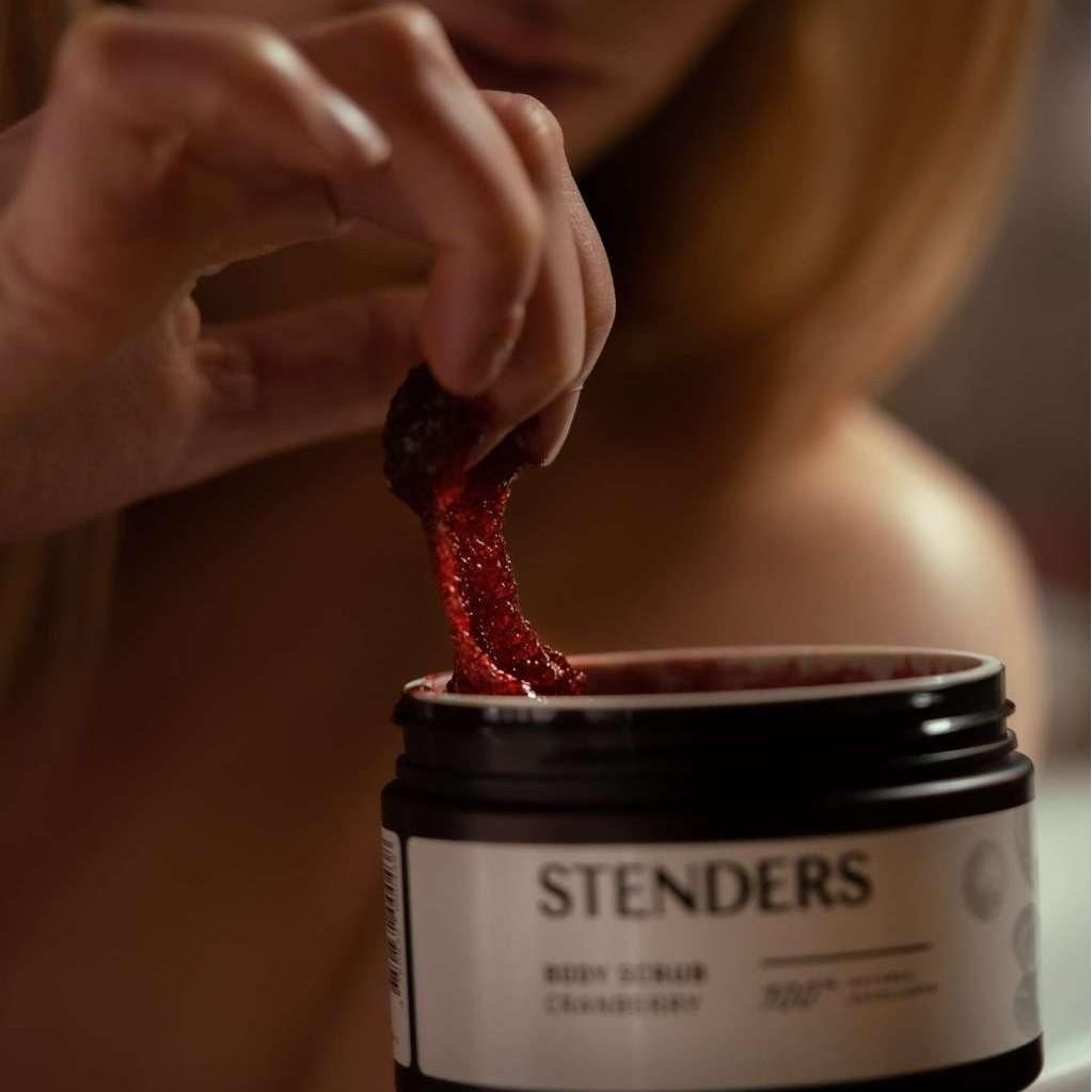 STENDERS пилинг за тело од бруснице - 230 г
