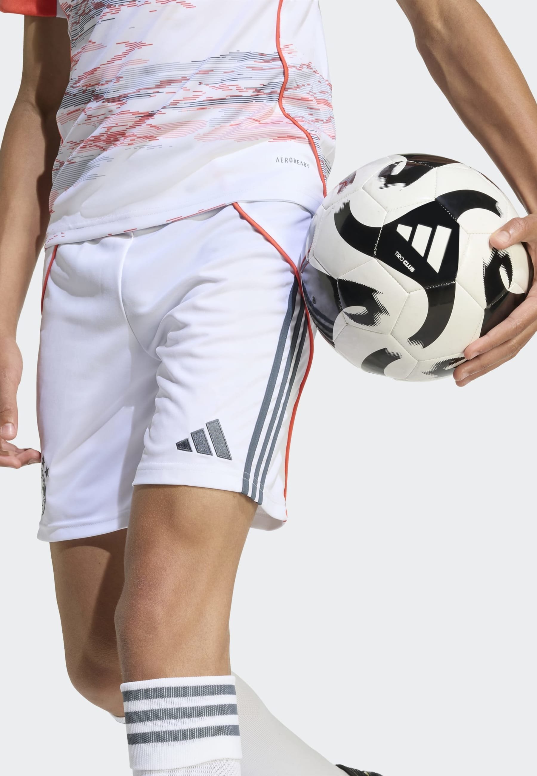 Short extérieur adidas Performance FC Bayern 25/26 unisexe enfant - Short de sport - blanc