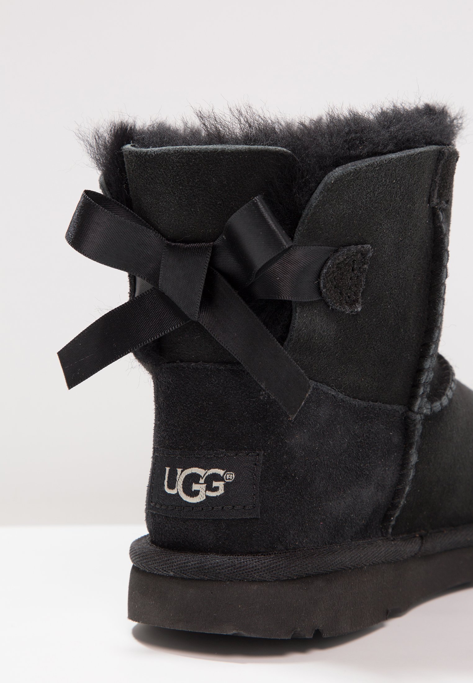 UGG MINI BAILEY BOW II - Klasické členkové čižmy - čierne