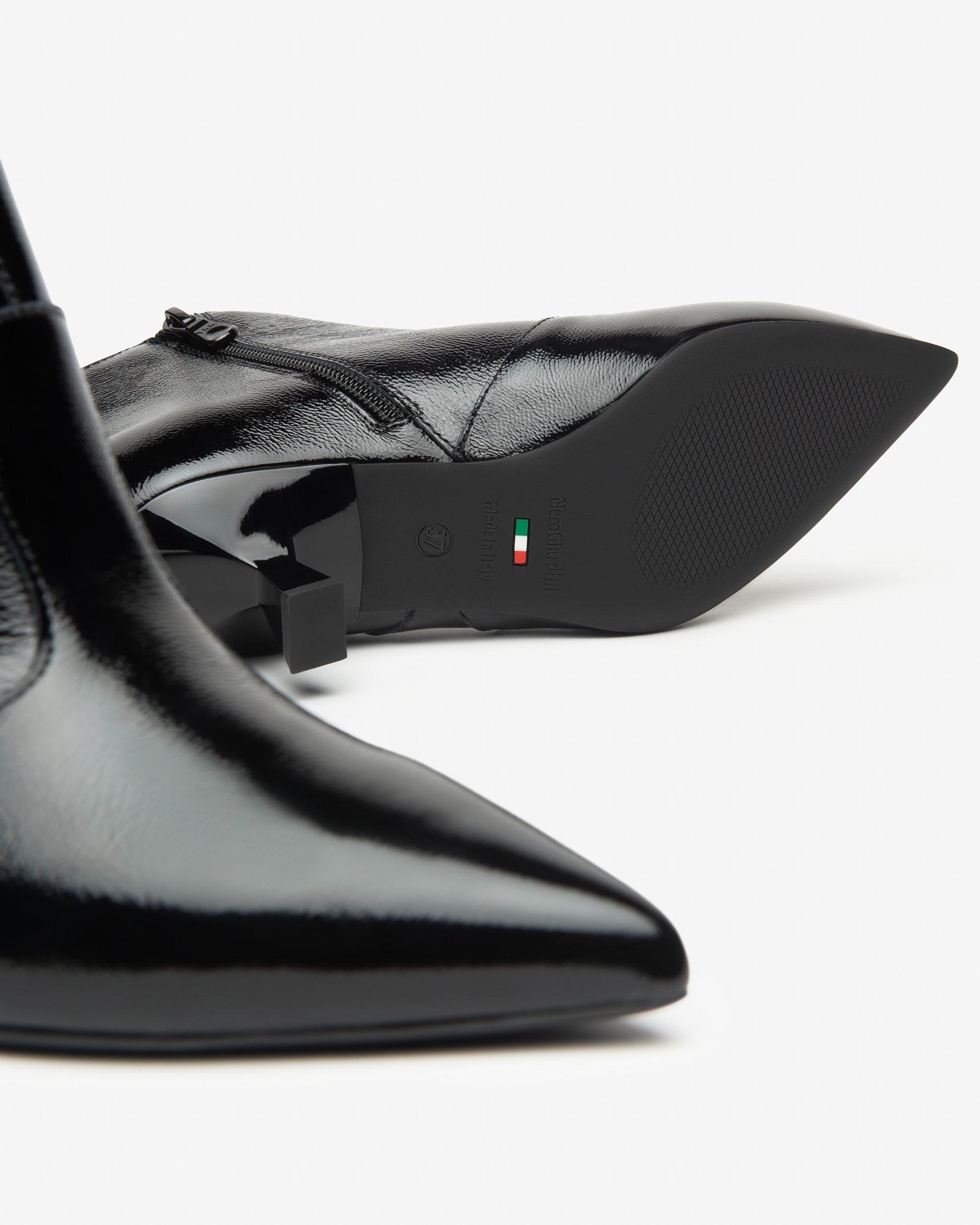  Damen-Ankle-Boots aus Lackleder