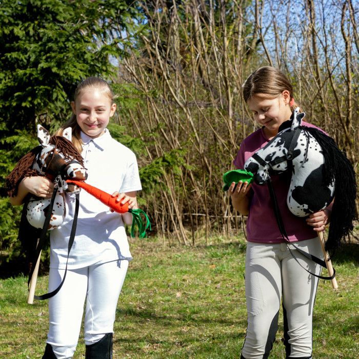 Cheval bâton Hobby Horse avec licol et rênes - Pie Brun Cheval Baton Blanc à Taches Brunes