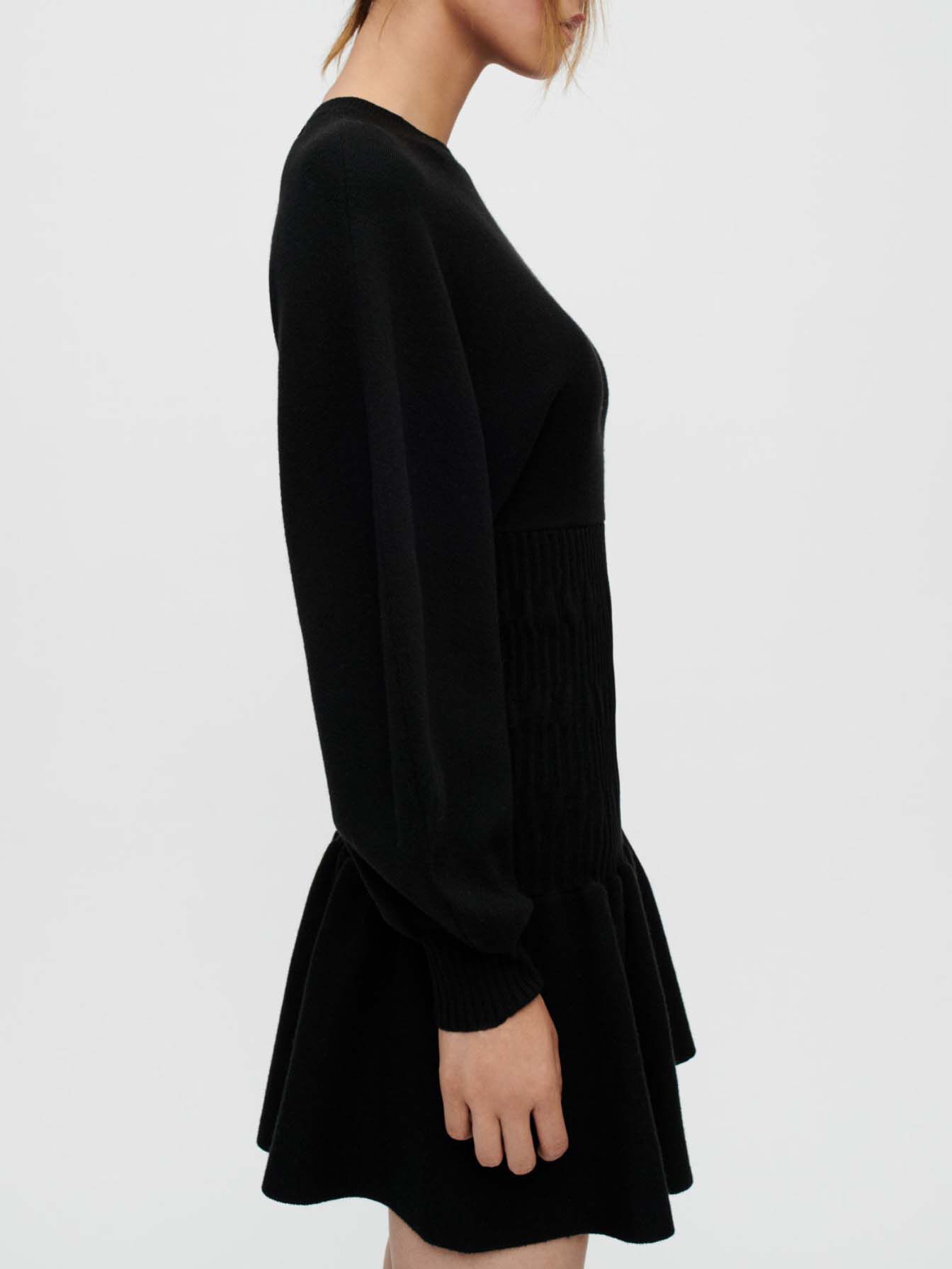 Rochie groasă tricotată cu volane - Negru