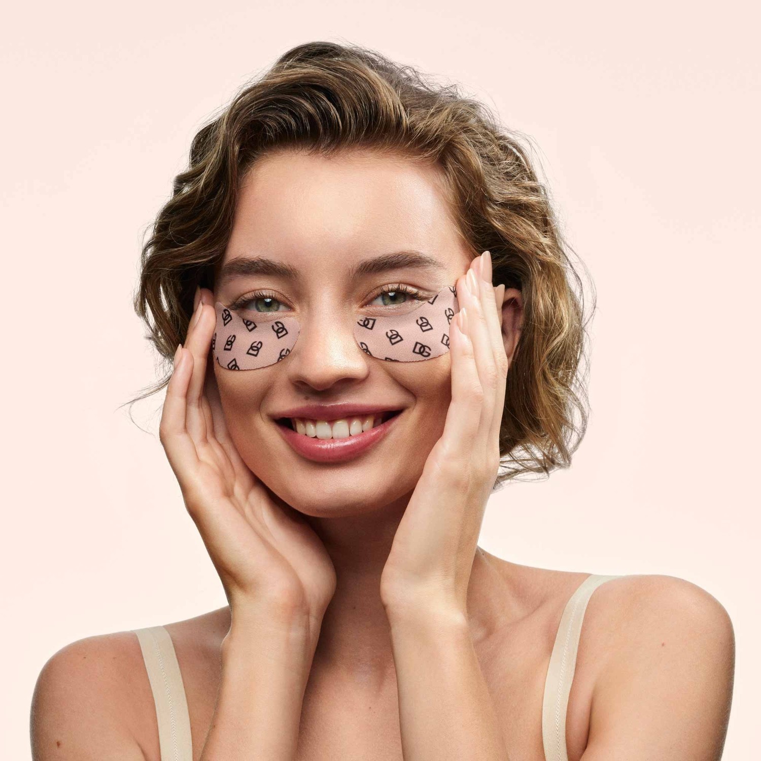 Neopúchajúce očné vankúšiky Dolce&Gabbana, kofeínové očné vankúšiky – 1 kus
