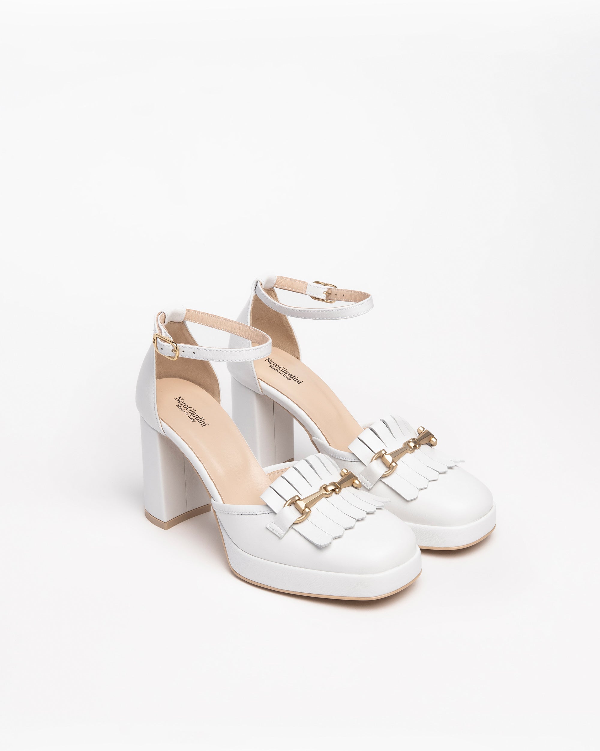  Damen-Pumps aus Leder
