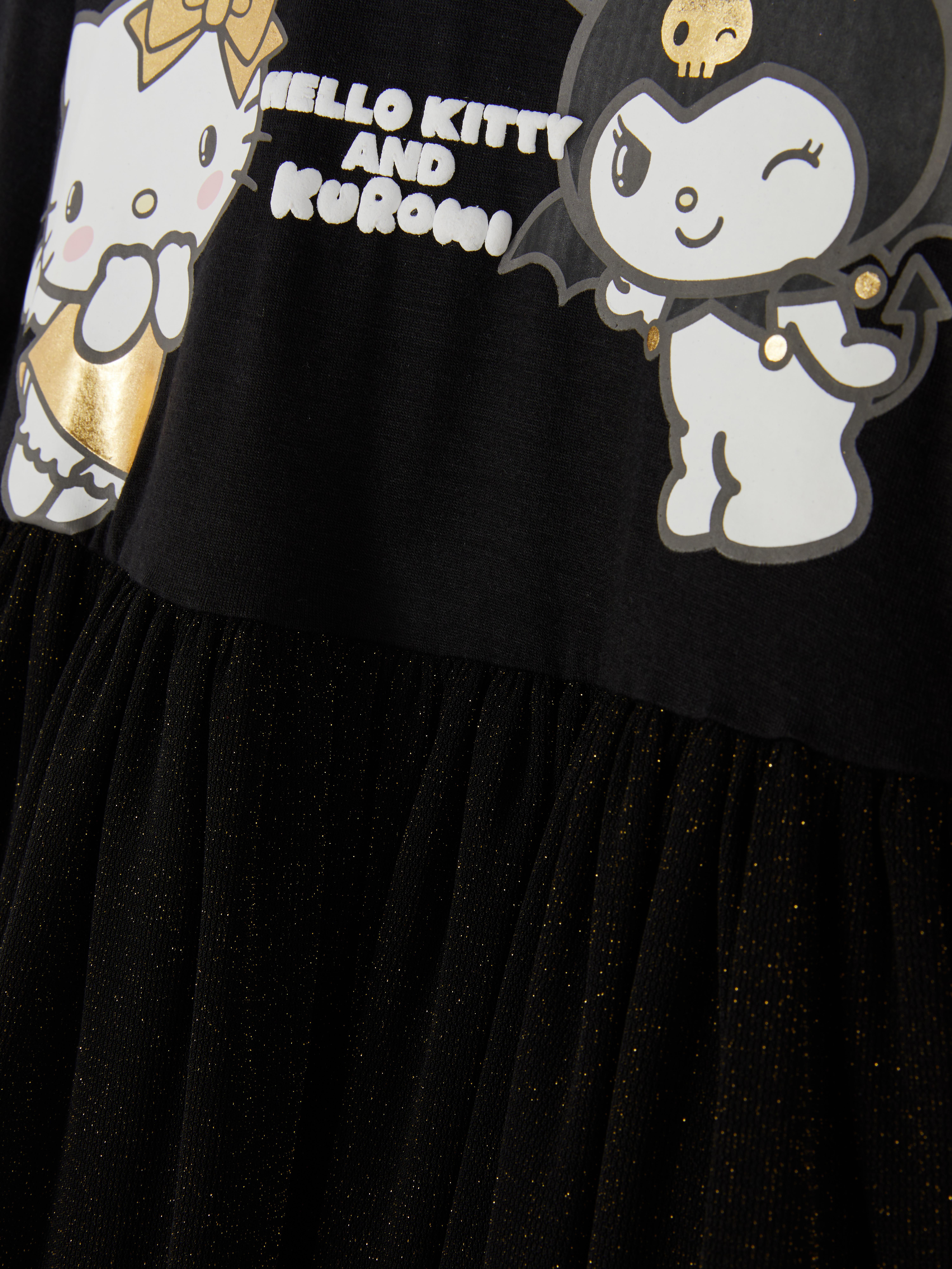 Rochie tutu Hello Kitty și Kuromi O rochie Hello Kitty cu fustă din tul, tiv festonat și închidere deschisă la spate