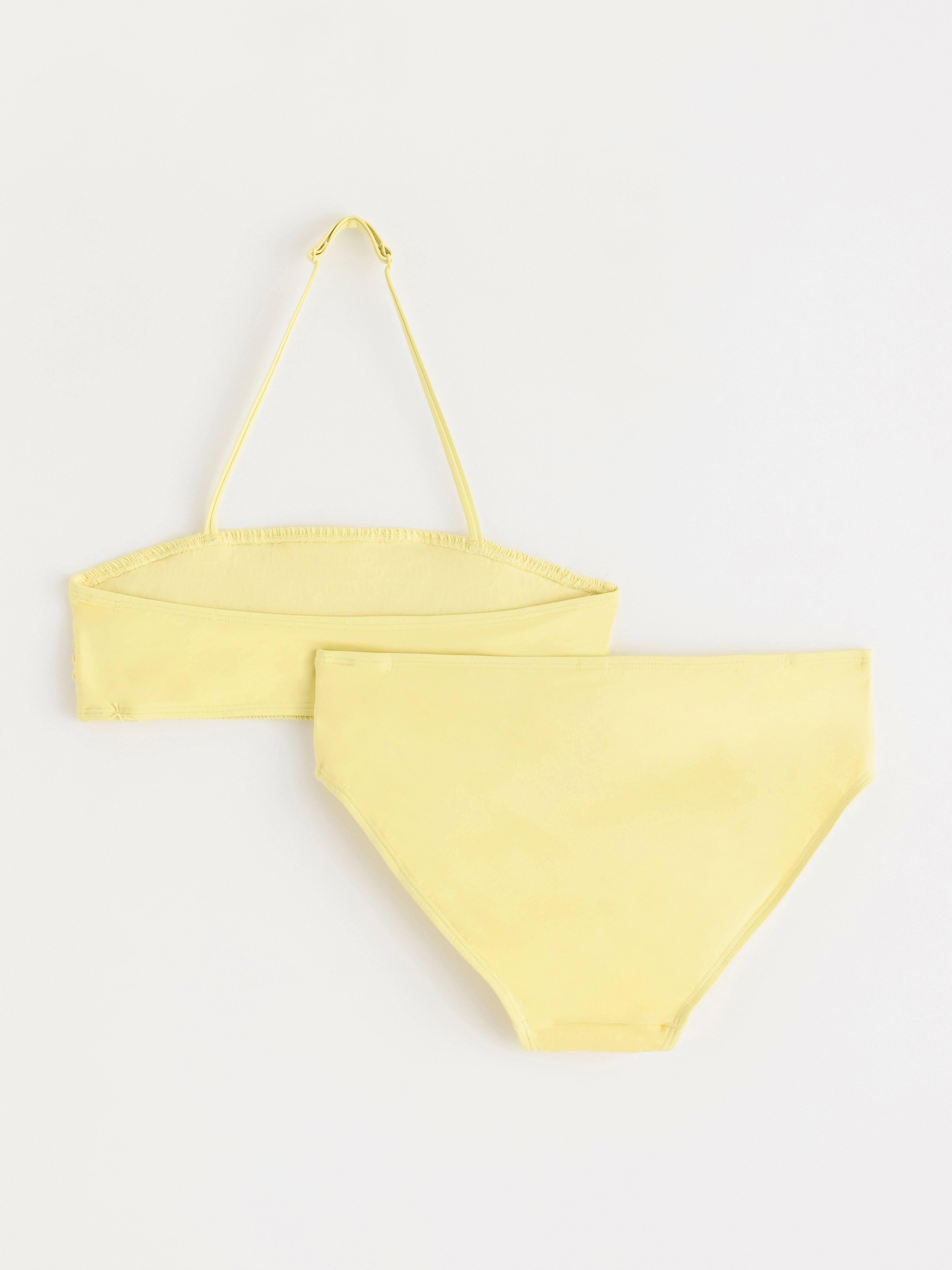 Světle žluté bikiny