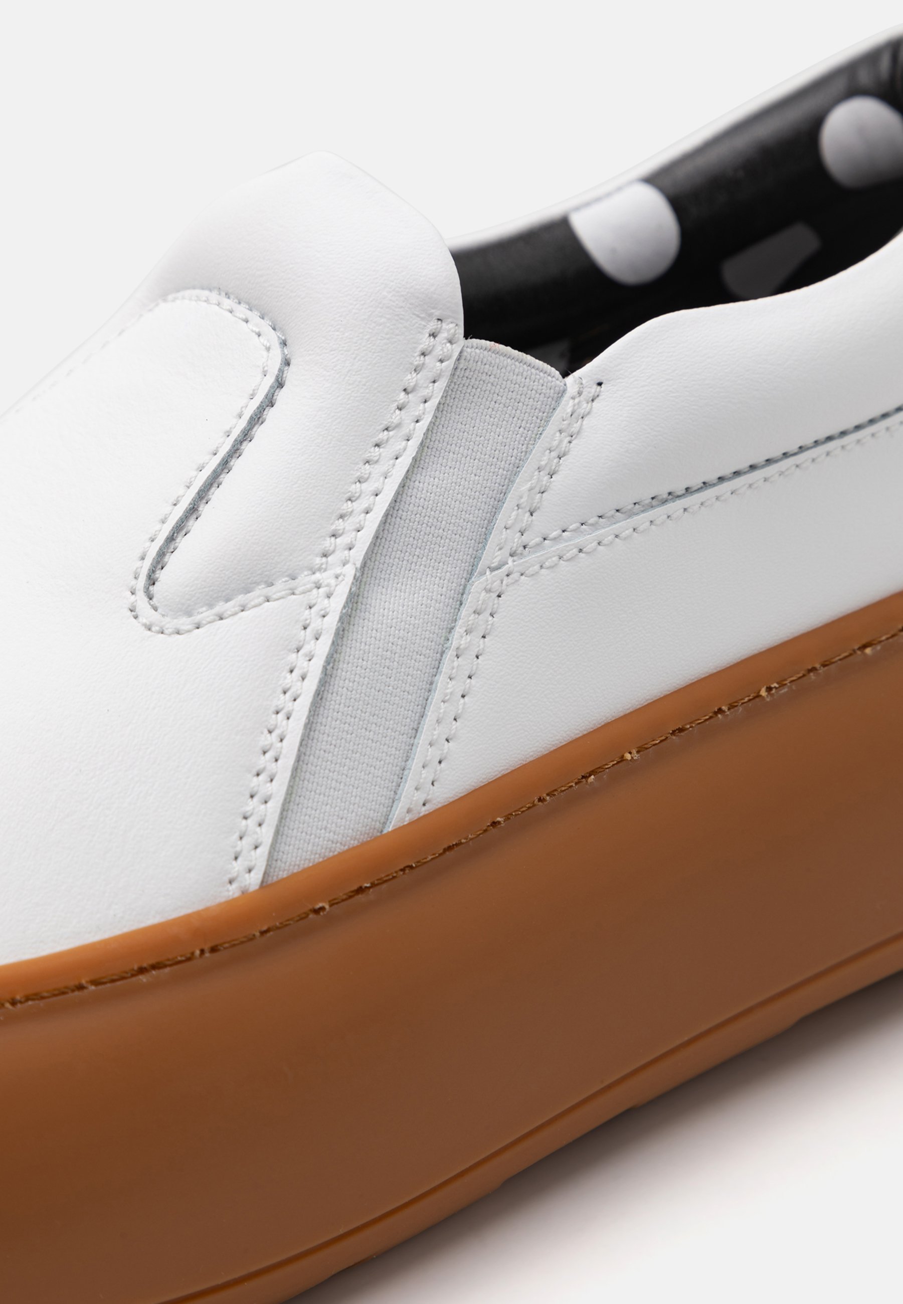 MOSCHINO OLLIE SCHOENEN - Instappers - bianco