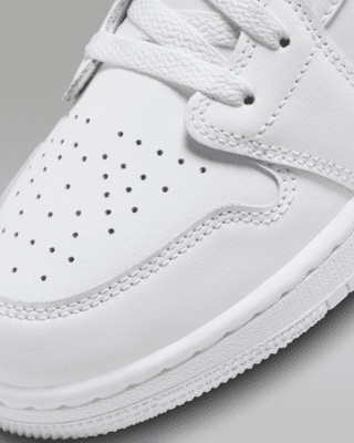 Air Jordan 1 Low Older Kids' Shoes