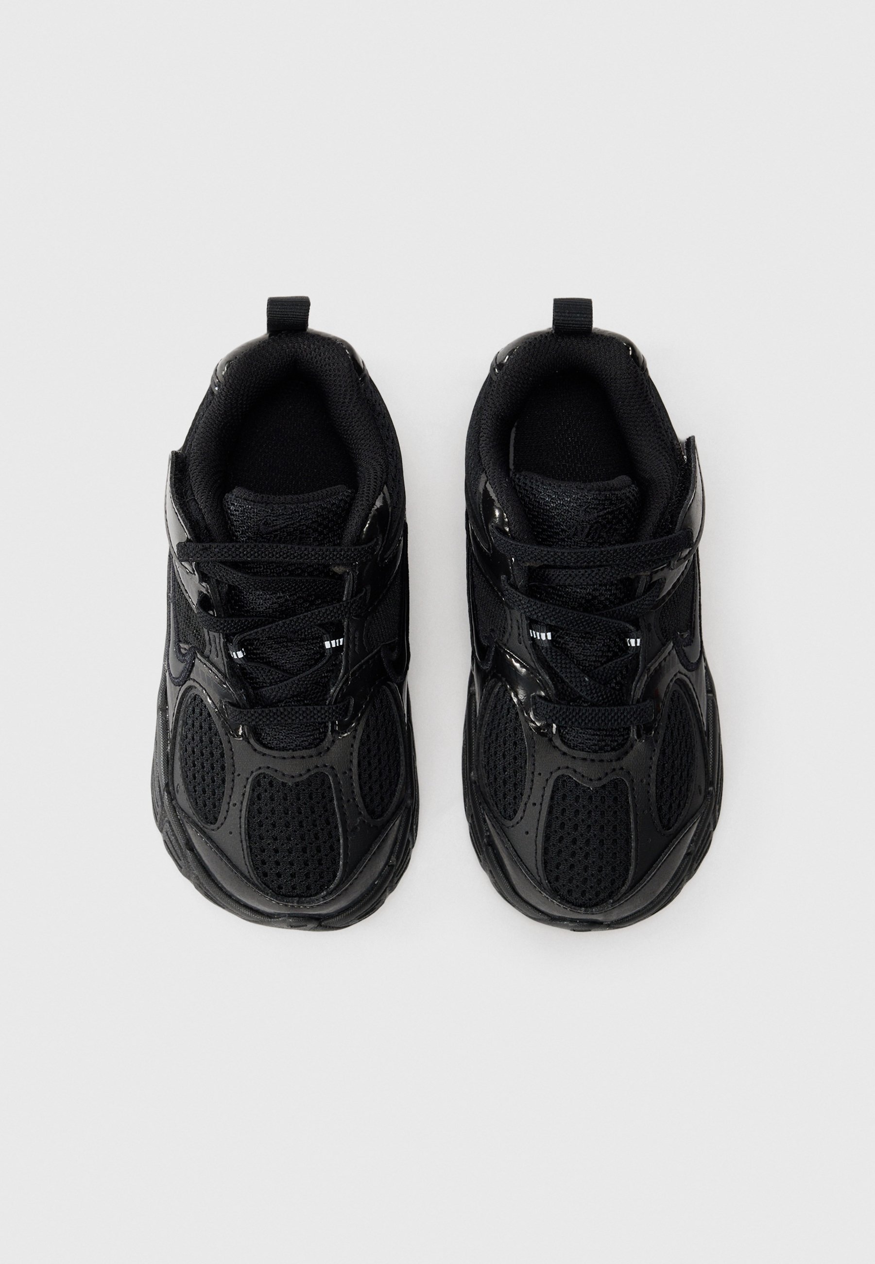 Nike Sportswear V5 UNISEX - Športni copati - črni