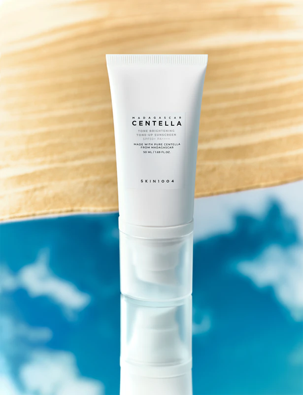 SKIN1004 Madagascar Centella Tone Brightening Tone-Up - Fluido tônico facial protetor solar com efeito iluminador.