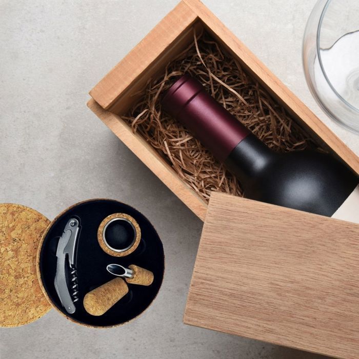 Fackelmann Gift 3-Piece Wine Bottle Accessory Gift Set with Cork Box
