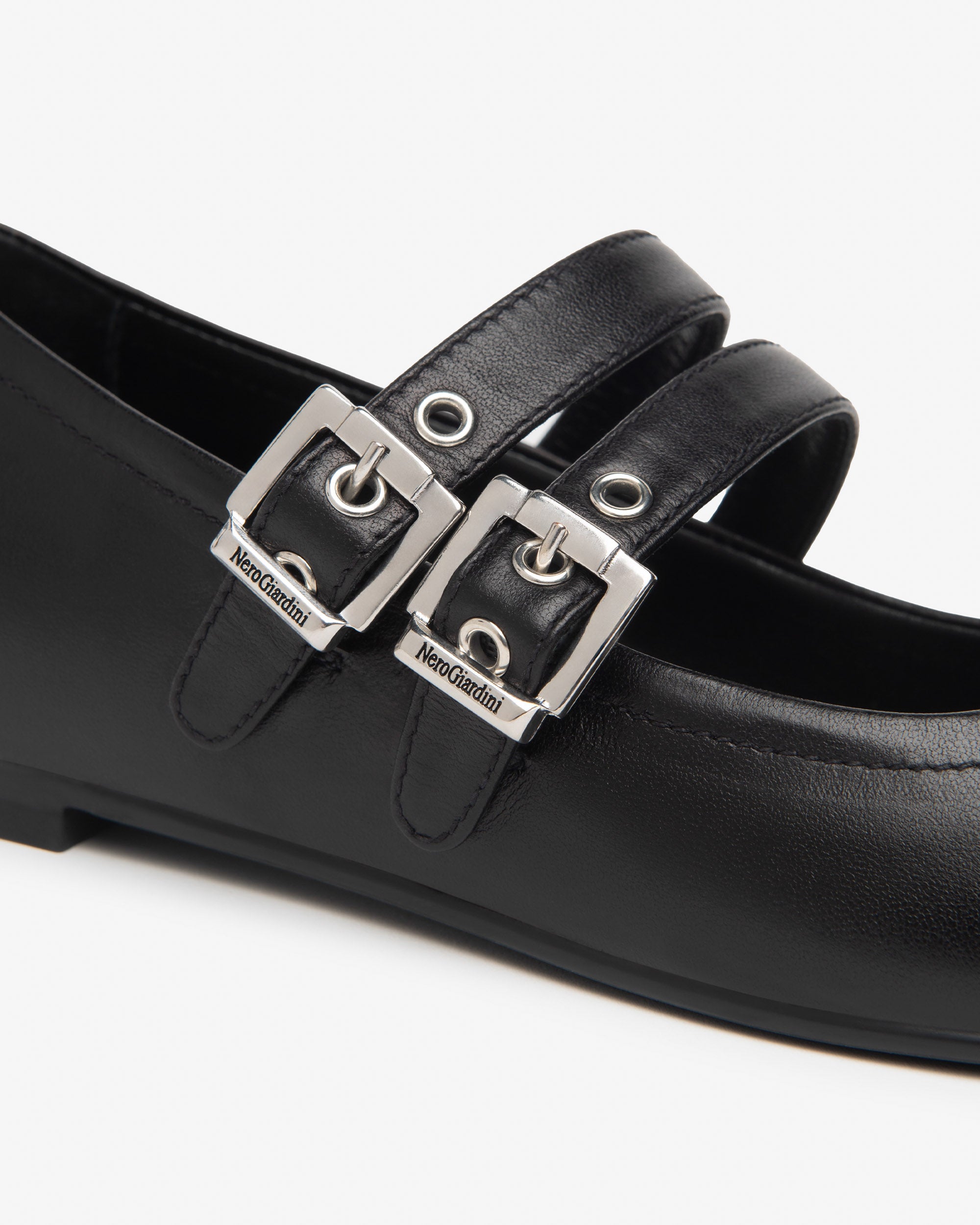  Damen-Ballerinas aus Leder