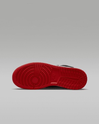 Air Jordan 1 Hi FlyEase Older Kids' Shoes