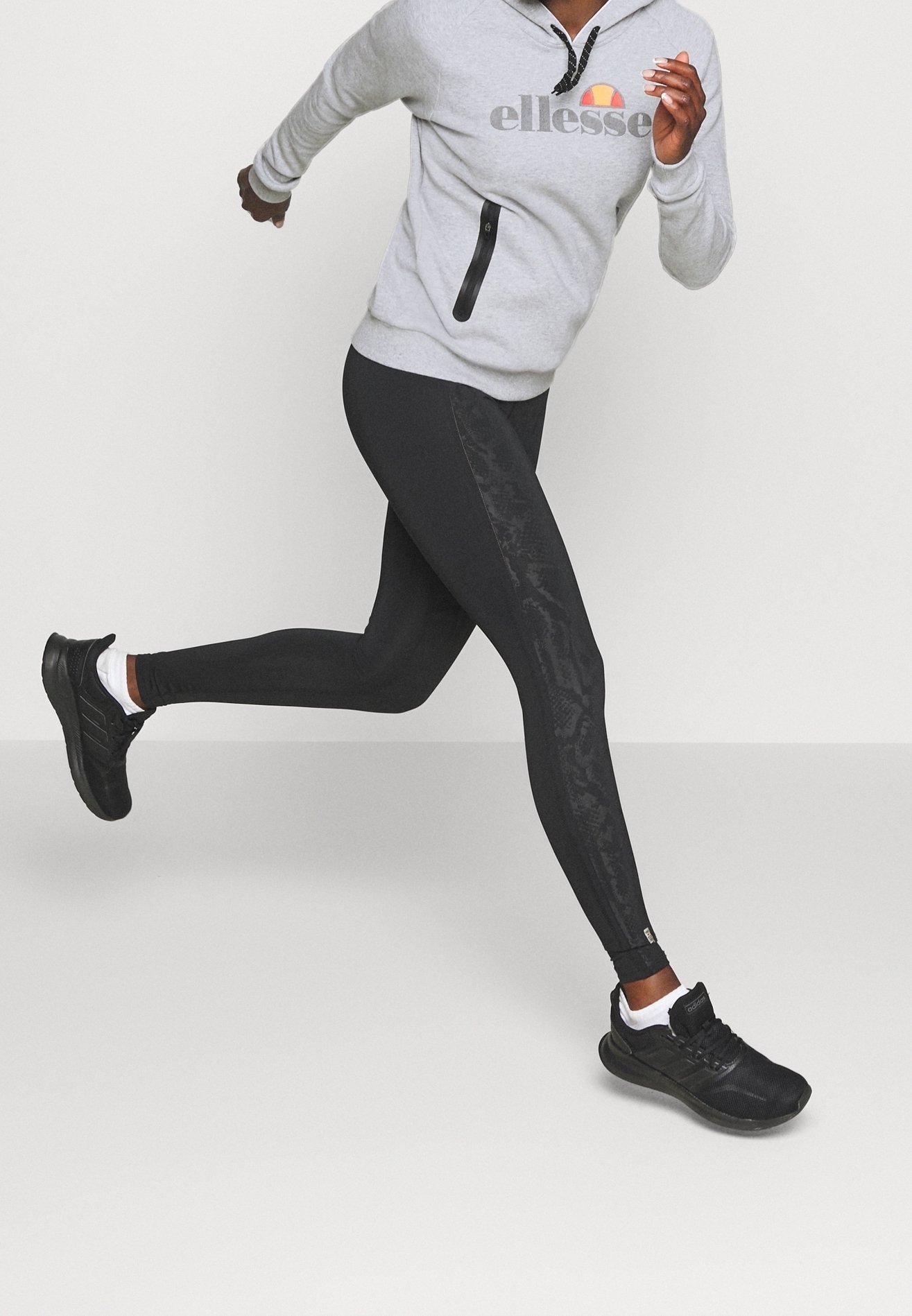Sweat à capuche Ellesse - gris chiné
