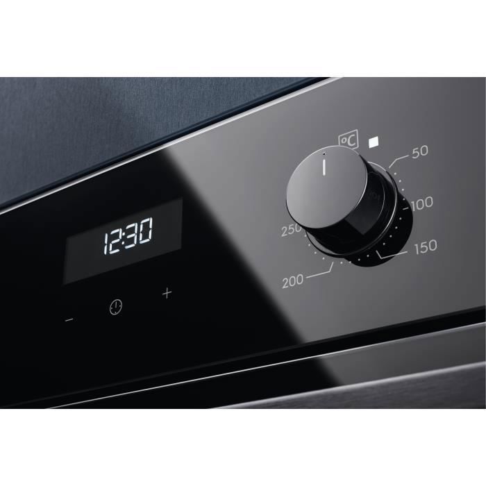 Electrolux EOF5C50BZ Einbaubackofen – Katalytische Reinigung – Schwarz