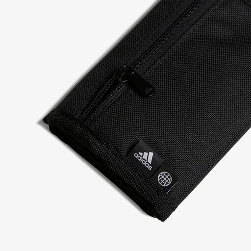  adidas Linear