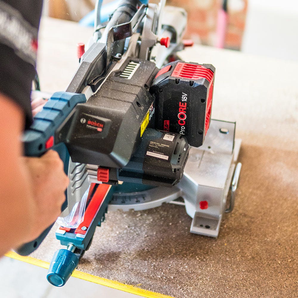BOSCH 18 V BITURBO Akku-Kapp- und Gehrungssäge 216 mm Gehäuse 0601B41040