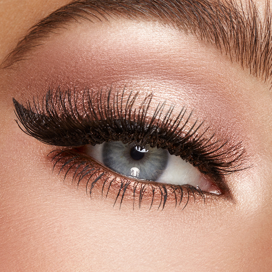 NEUE FALSCHE WIMPERN Übertreiben