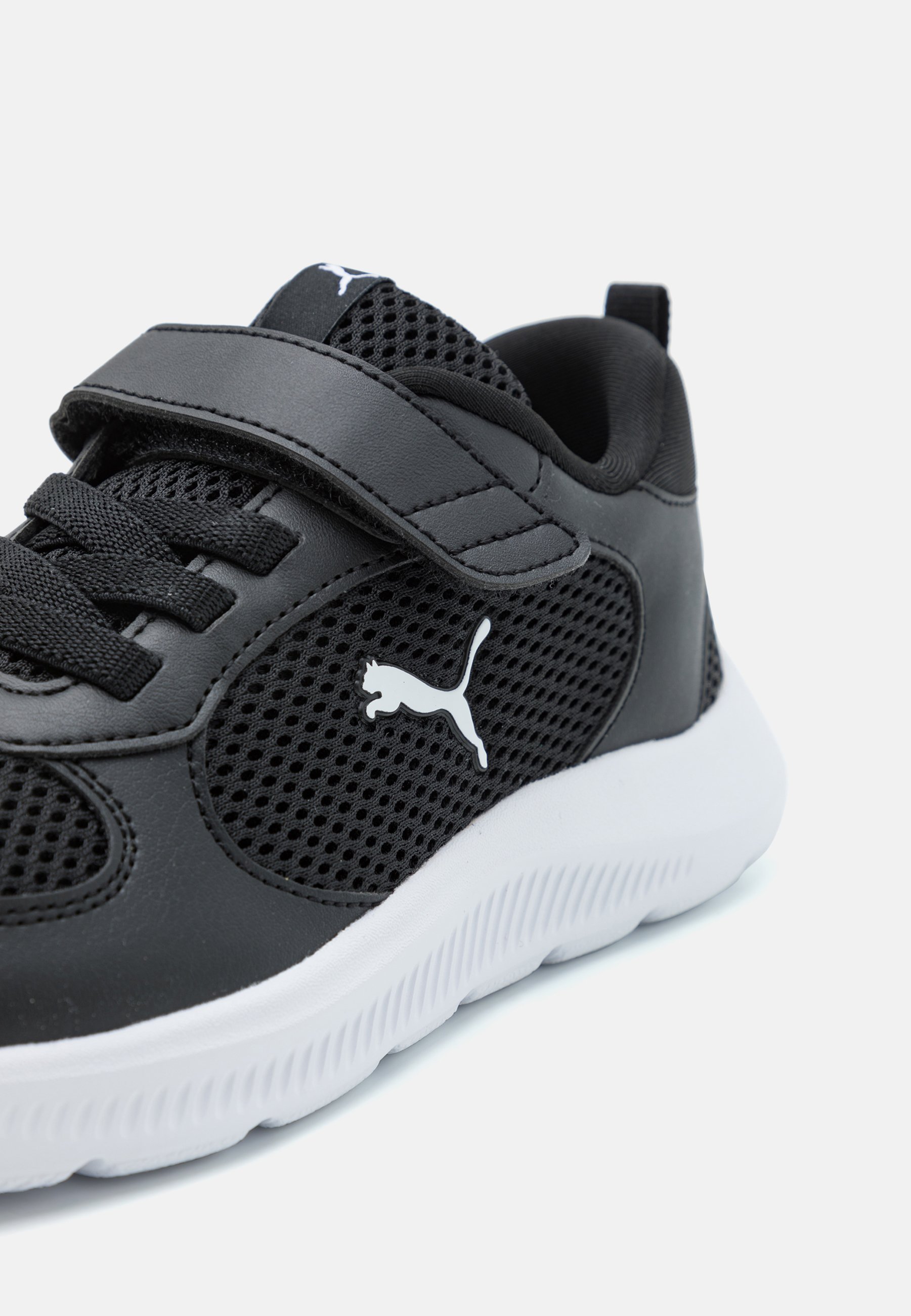 Puma FUN RACER 2 UNISEX - Cestovne tenisice za trčanje - crno/bijele