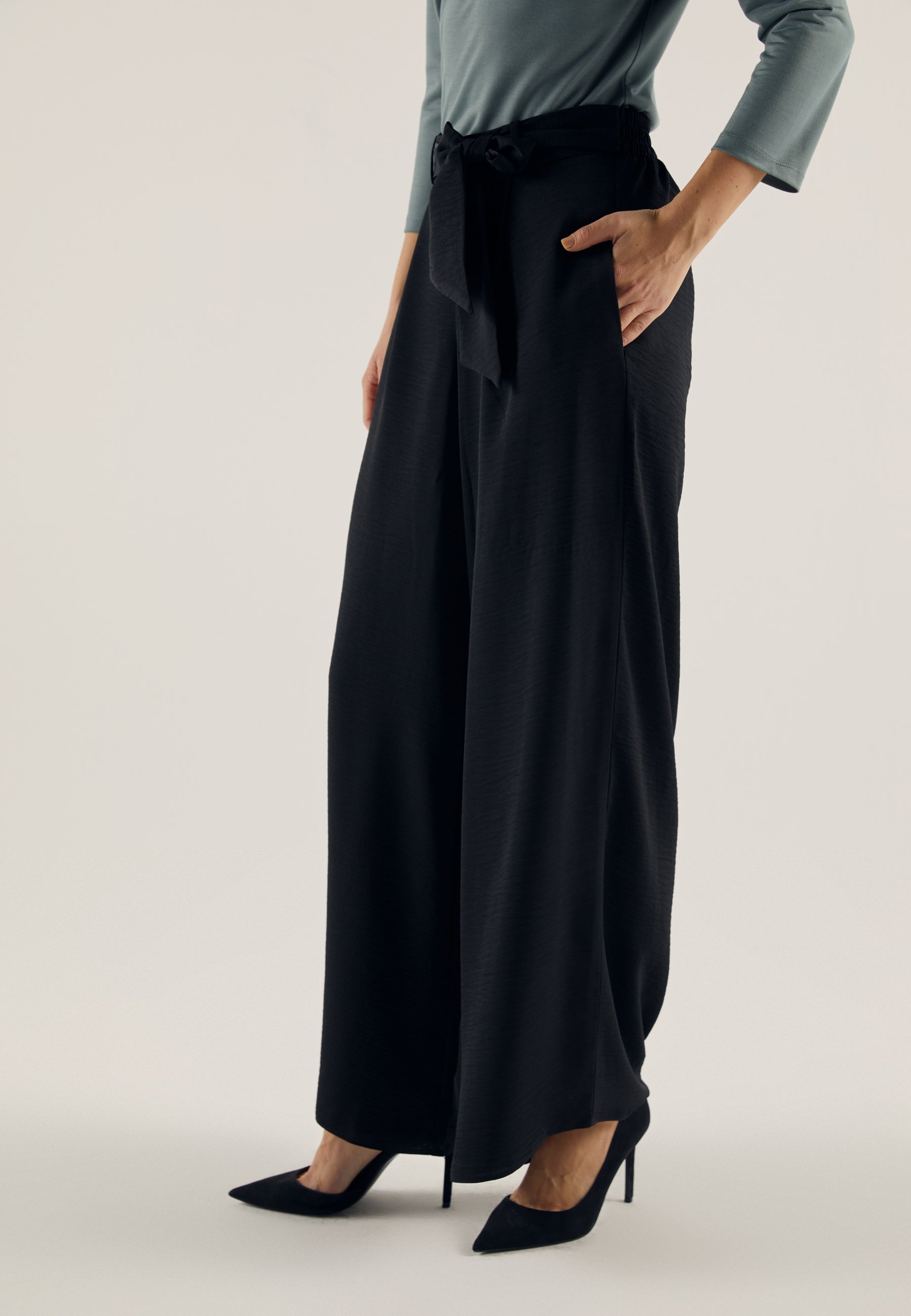 Pantaloni Anna Field - neri