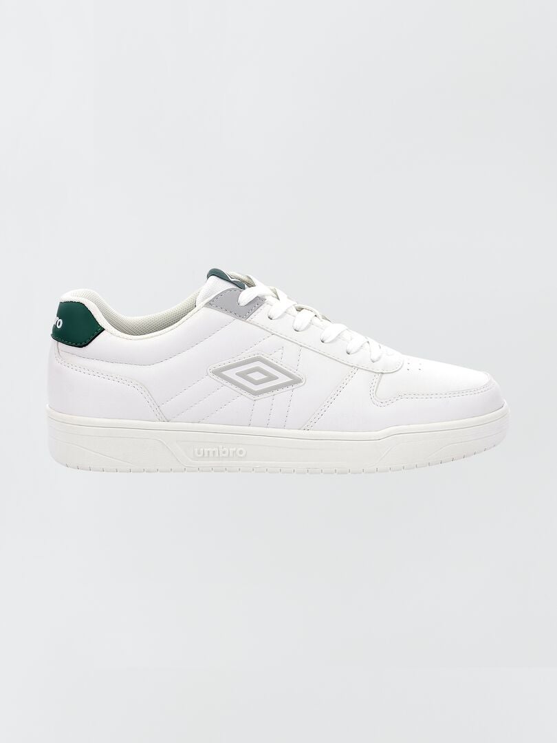 Trampki Umbro z kontrastowymi detalami - BIAŁE