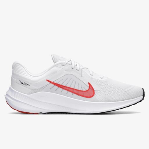 Nike Quest 5