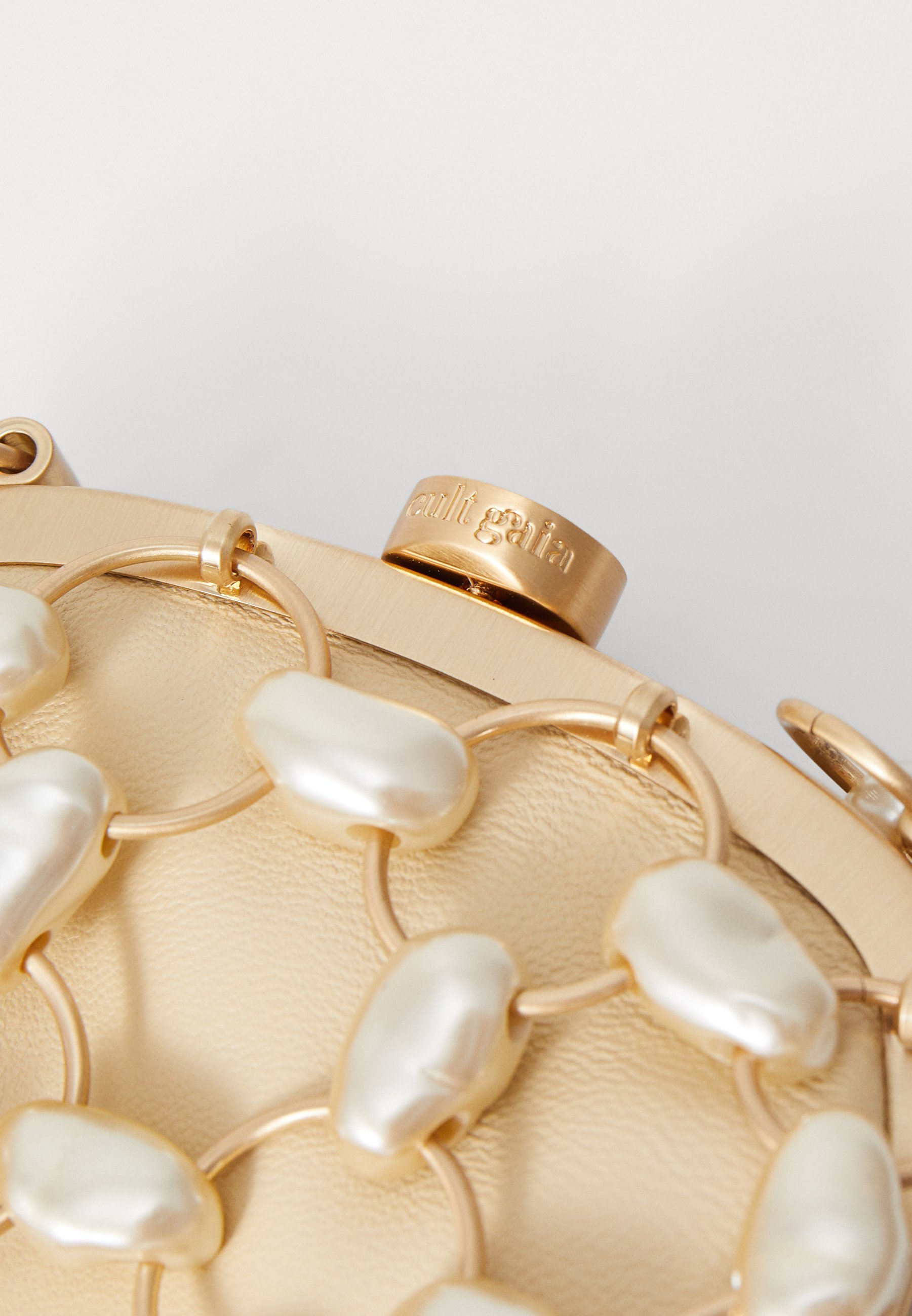 Cult Gaia BRIELLE WRISTLET - Handtas - champagne