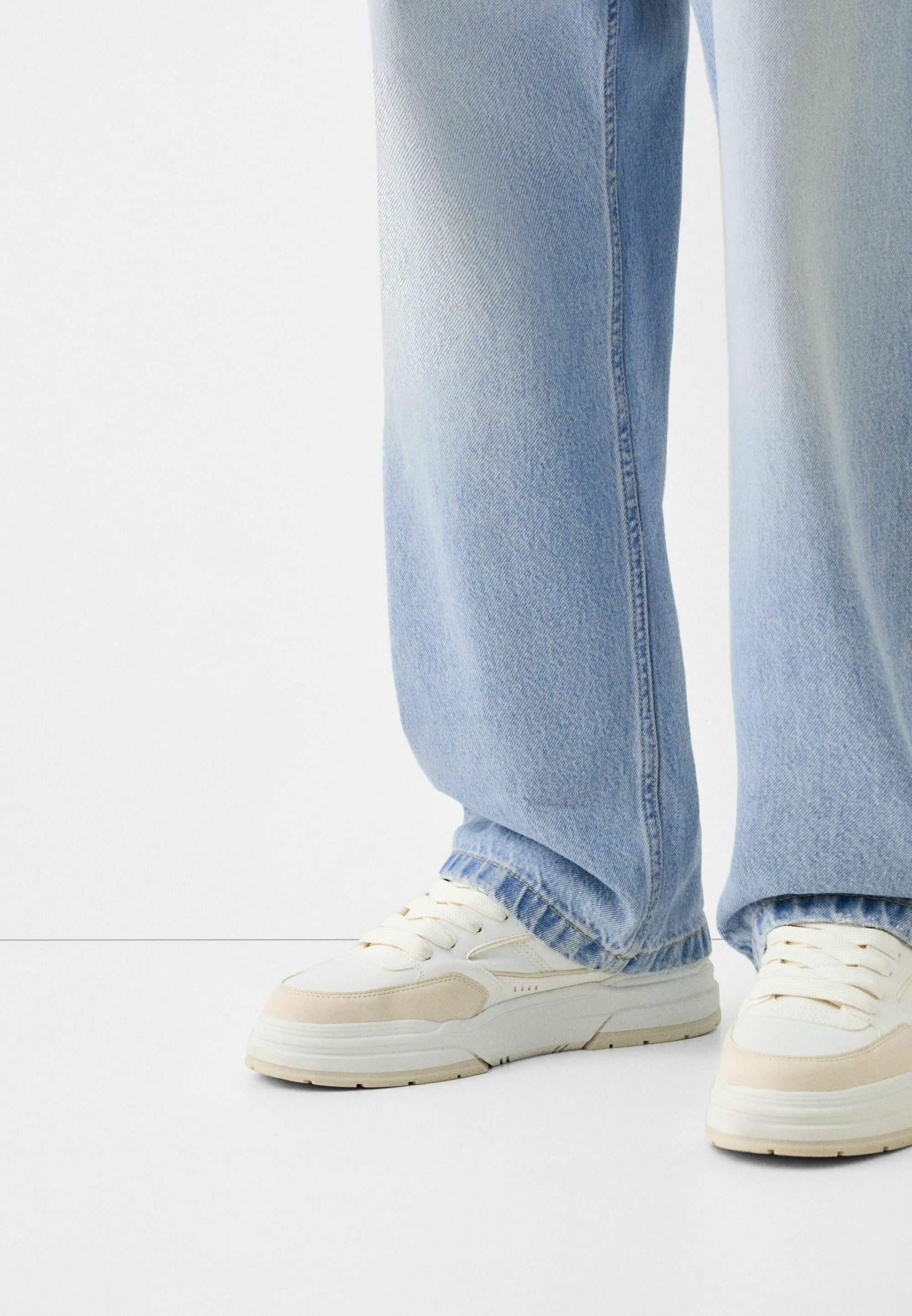 Bershka BAGGY - Jean ample - bleu clair