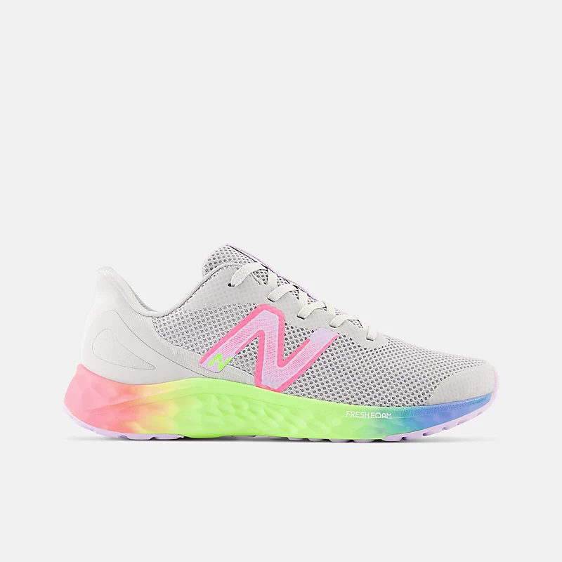 Lasten Fresh Foam Arishi v4 - Jasny alumiini, Cyber Lilac ja Neon Pink