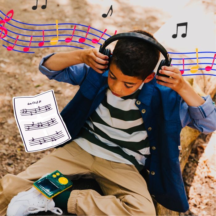 Lunii - The Golden Microphone Competition Box Set - Interactive audiobook for ages 9 and up, available on FLAM