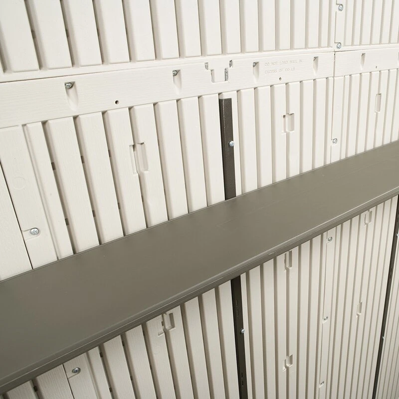 Kunststof opbergloods van 2,4 meter breed x 2,24 meter diep