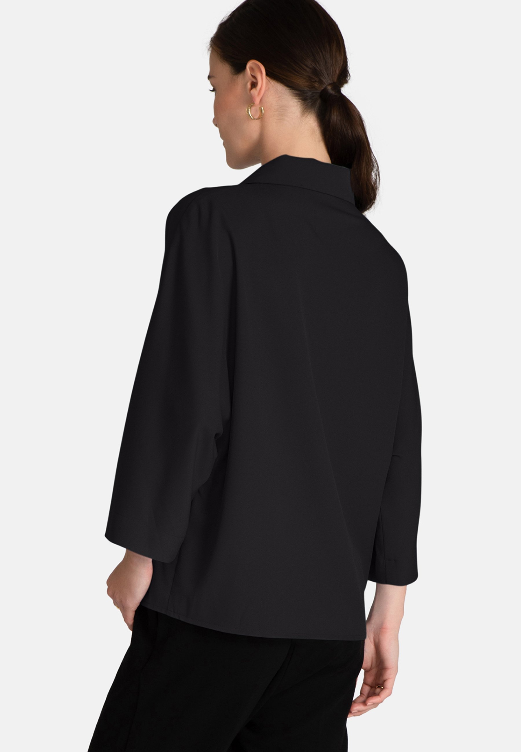 Jascha Stockholm Bluse mit Knopfleiste – schwarz