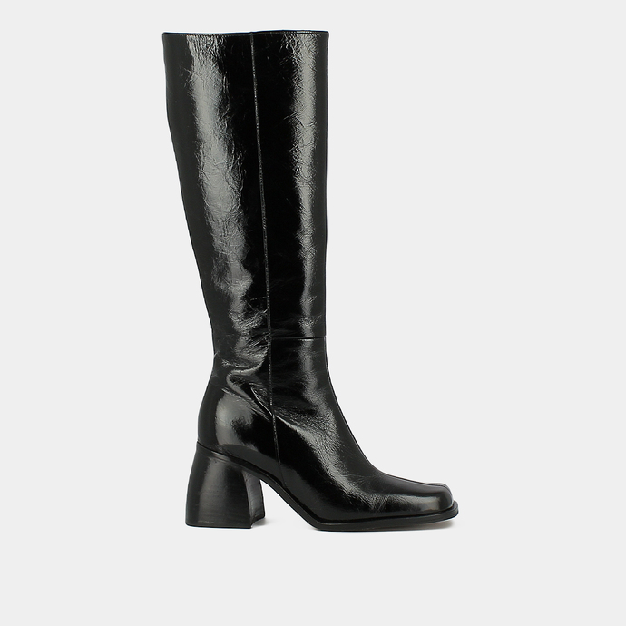 Bottes à talons hauts et bouts carrés  en cuir vernis plissé noir
