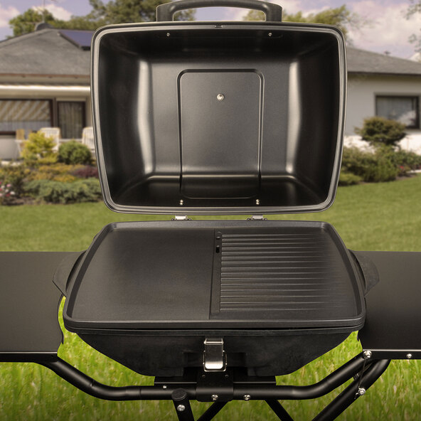 XXL freestanding grill with wheels