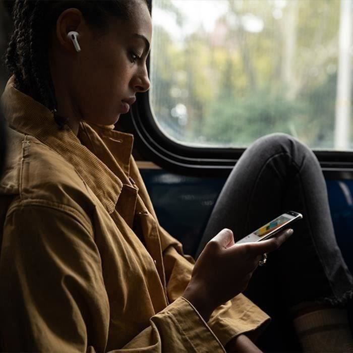 Apple AirPods Pro 2021 Blanc avec boîtier de charge MagSafe Ecouteurs sans fil True Wireless  (2013) - Reconditionné - Très bon